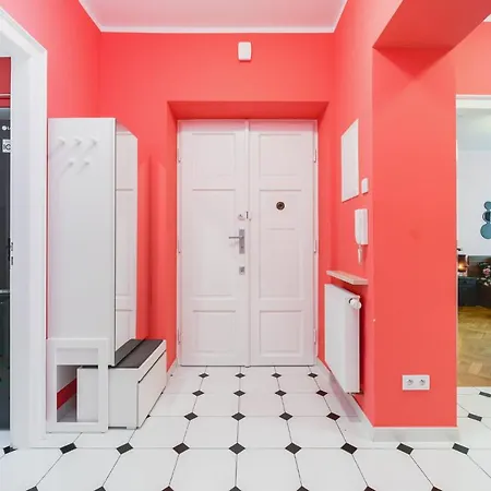 Modern Urban Escape - Old Town Apartment - By Upstairs Cracovia Esterno foto