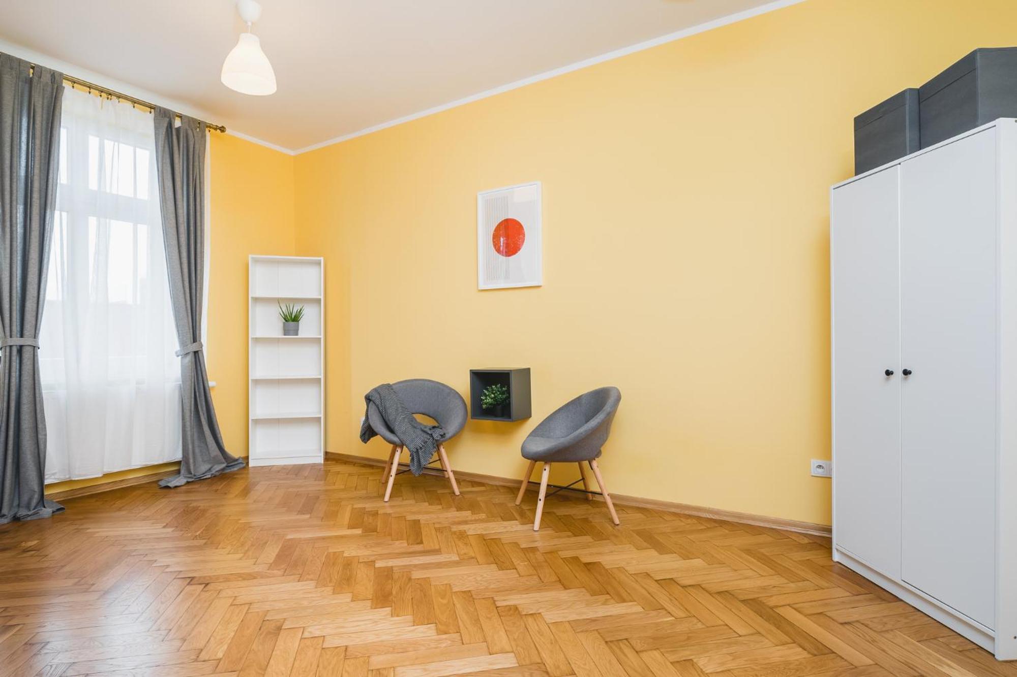 Modern Urban Escape - Old Town - By Upstairs Appartamento *