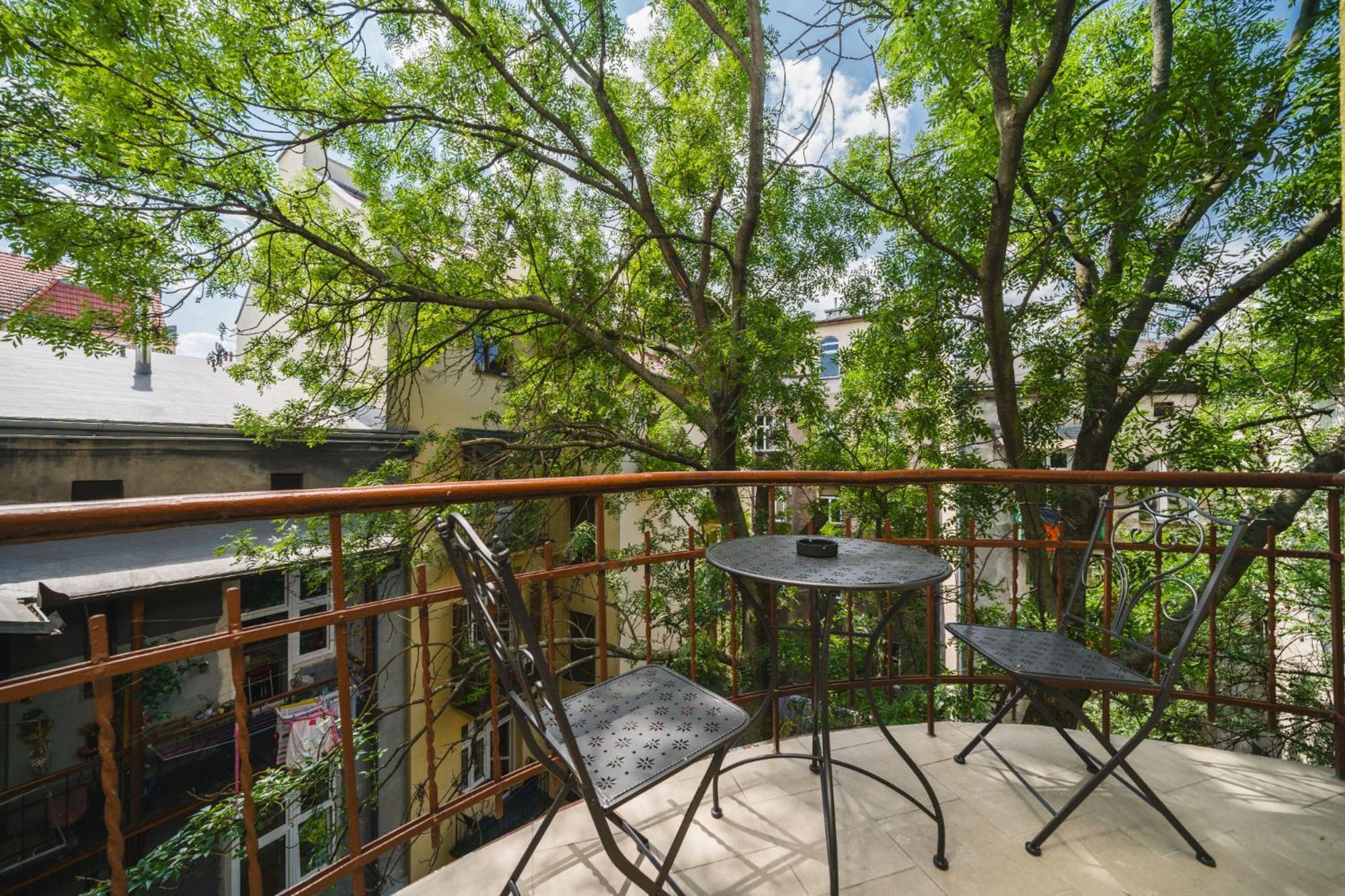 Modern Urban Escape - Old Town - By Upstairs Apartment Krakau